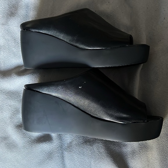 Women's Black Platform Slide Sandals - Picture 2 of 4